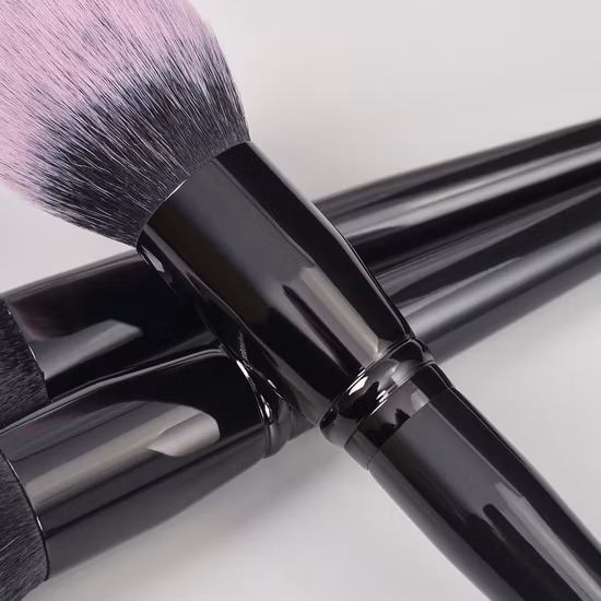 Pennello cosmetico per eyeliner labbra in polvere sintetica morbida nera di alta qualità